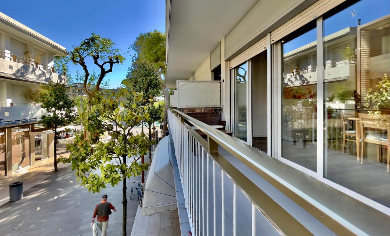 Monaco Apartments Lignano Sabbiadoro Exterior foto