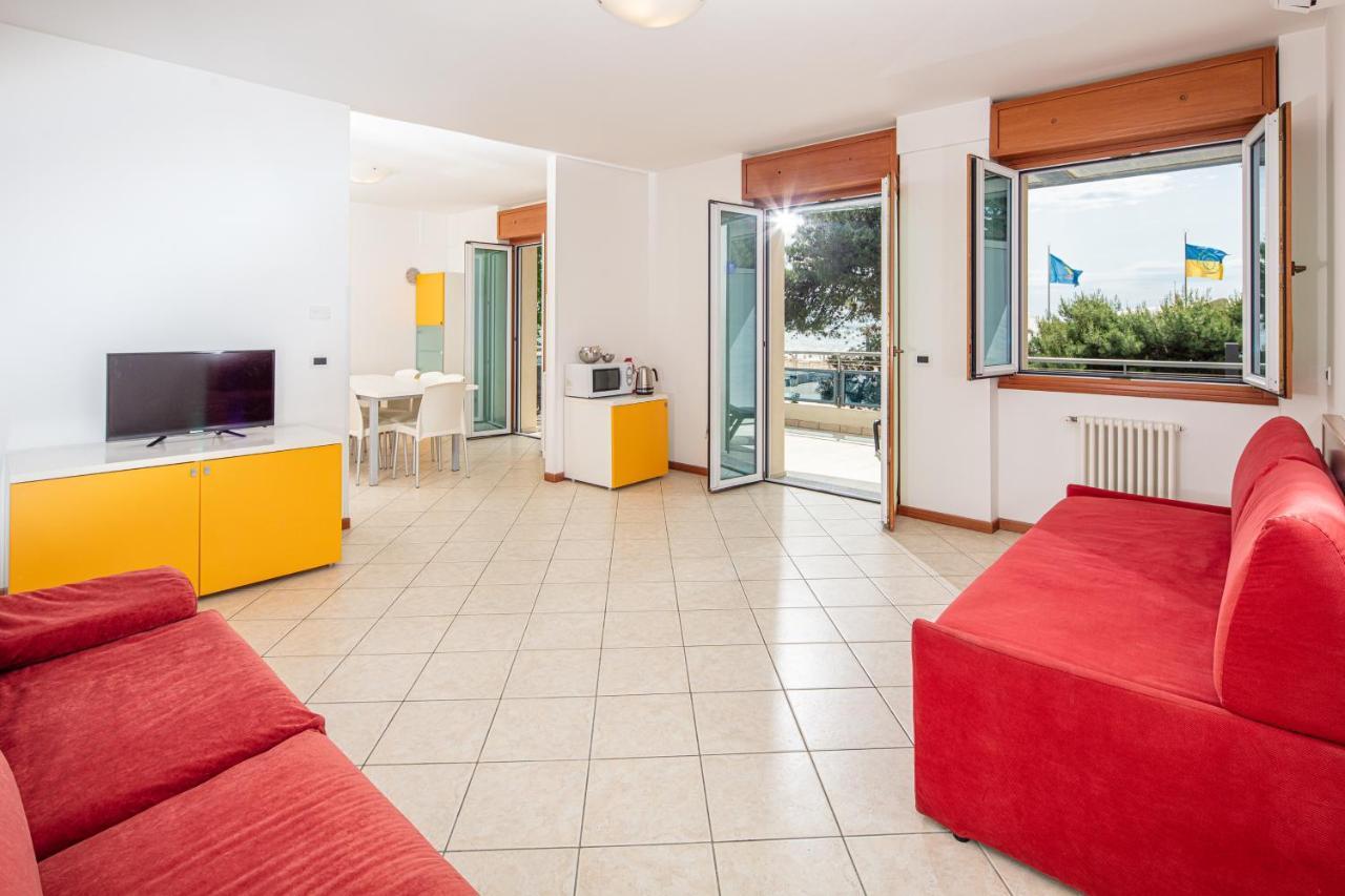 Monaco Apartments Lignano Sabbiadoro Exterior foto
